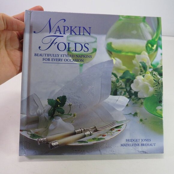 Napkin Folds Hardback 8x8" 64pgs - Picture 1 of 11